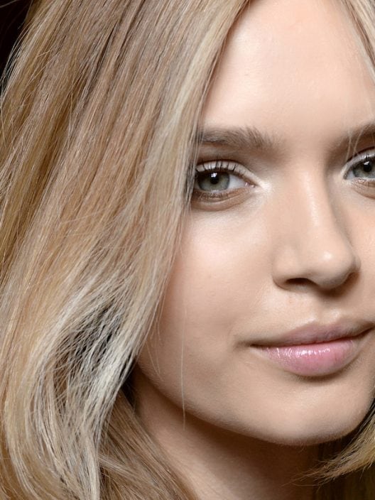 Come schiarire i capelli in modo naturale, per un effetto sunkissed fai da te