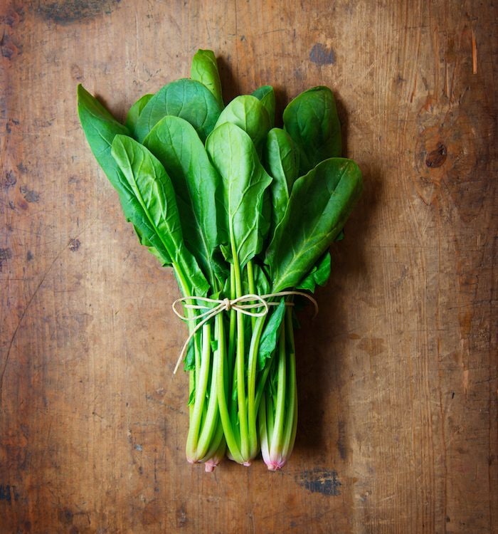 Verdure a foglia verde dal potere illuminante