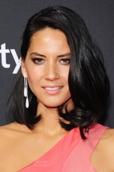 Capelli neri come Olivia Munn