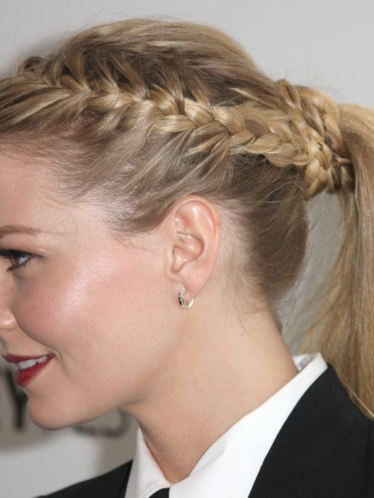 ‘Ponytail Braid’: lo stile rock&chic che piace sempre di più