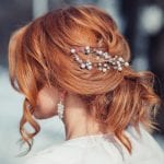 Le acconciature da cerimonia più glam per i capelli medi