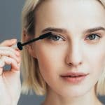 Come mettere (bene) il mascara: i consigli infallibili per uno sguardo magnetico