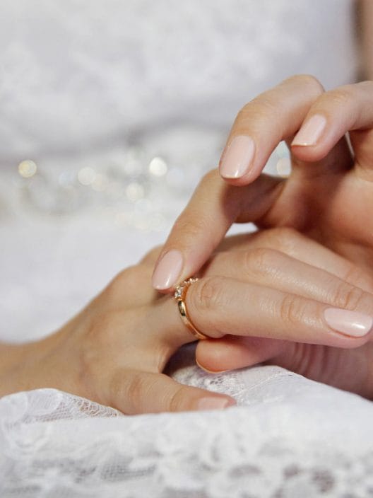 La manicure ideale per la sposa perfetta: le unghie da copiare per il giorno del sì