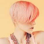 Capelli colorati e trattati: sai come curarli per farli splendere?