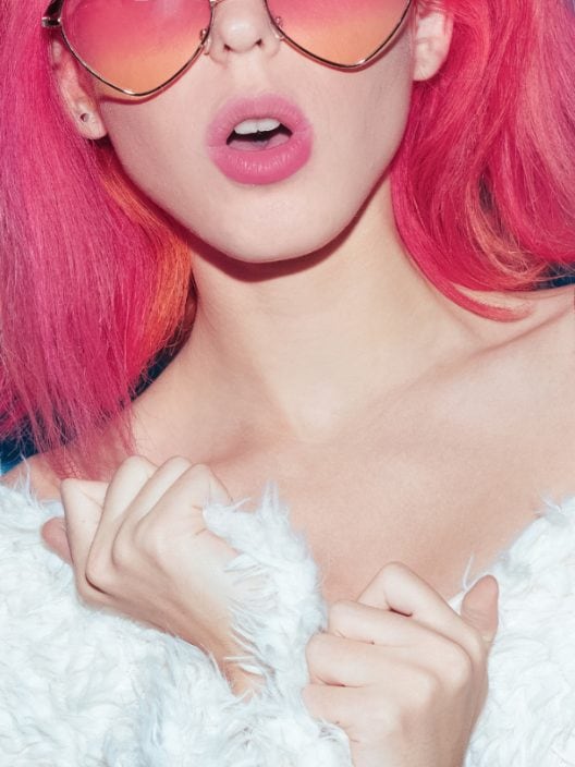 Vuoi provare i capelli rosa? Lasciati ispirare dalle ultime tendenze e dalle star!