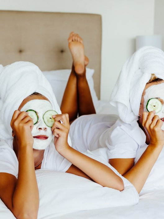 Cosa fare mentre indossi la maschera viso? 5 idee non-beauty che fanno bene a mente e cuore