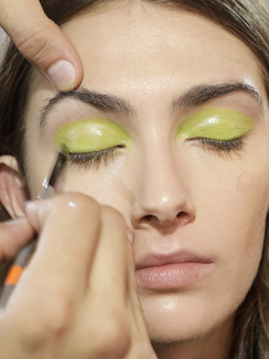 Aiuto: il trucco non mi dura! Ecco i segreti per un make-up a lunga tenuta