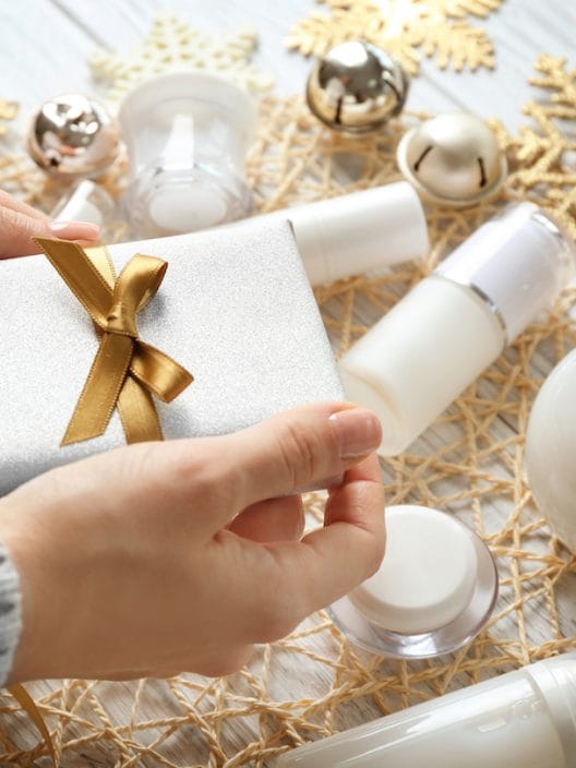 Il regalo di Natale per la mamma? Ecco le migliori idee regalo skincare