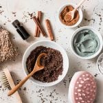 Decotti drenanti, massaggi e bagni leviganti: i rimedi naturali fai da te contro la cellulite