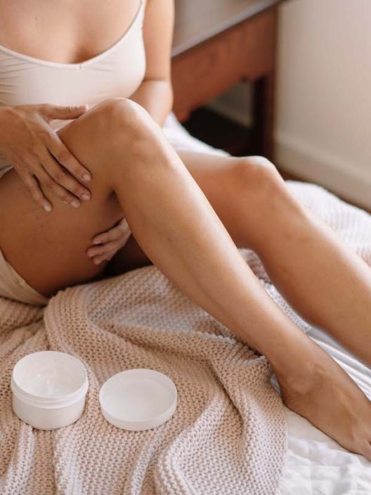 Combatti la cellulite con l’automassaggio: tutti i consigli pratici e gli strumenti più efficaci