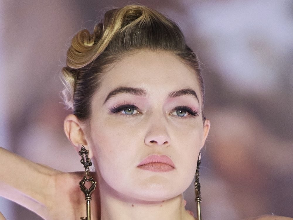 Gigi Hadid alla sfilata di Moschino