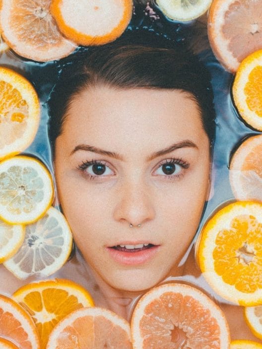 Siero alla vitamina C: tutti i benefici per la pelle