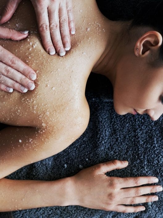 Scrub corpo fai da te: 5 ricette facili e veloci