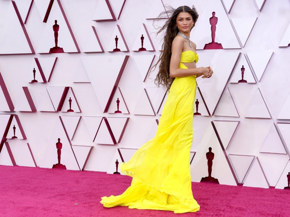 Zendaya in un magnetico giallo limone 