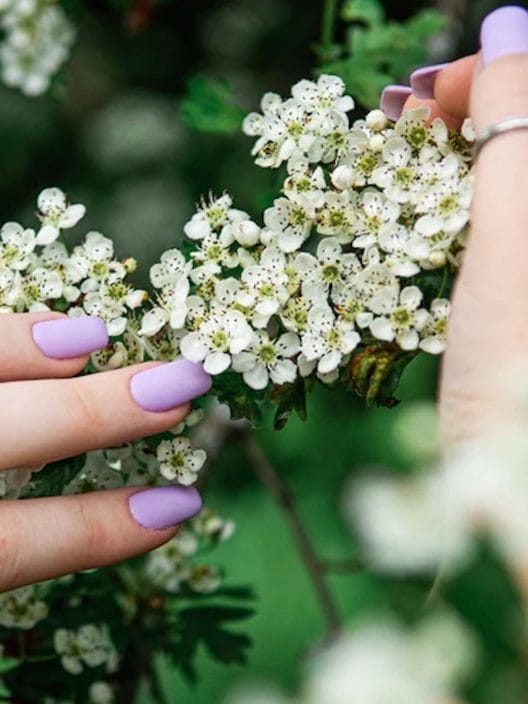 Smalti non tossici e naturali: guida alla scelta dei migliori per la manicure