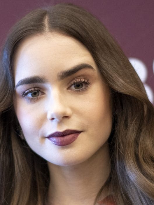 Lily Collins, armocromia e palette: i suoi segreti di bellezza e… colore