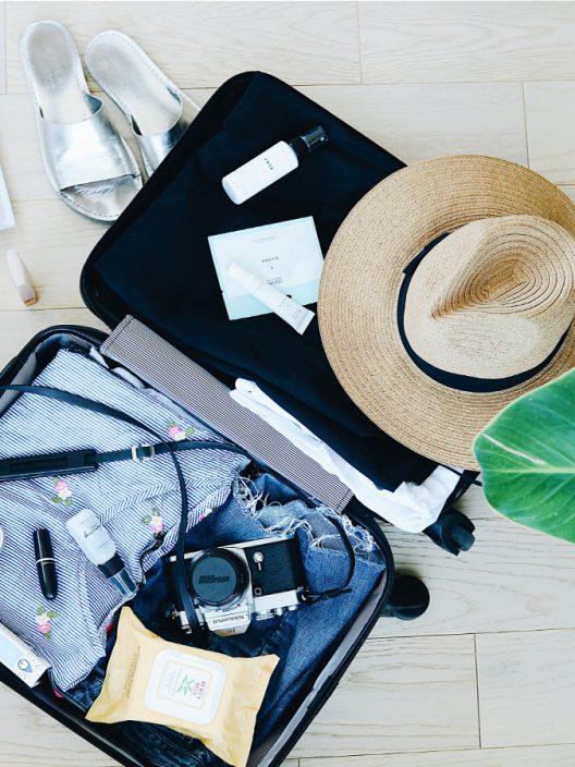 Cosa mettere nel beauty case per le vacanze? Consigli e mini size da avere assolutamente