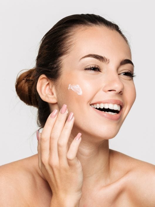 Protezione solare, sempre: come inserirla nella tua beauty routine quotidiana