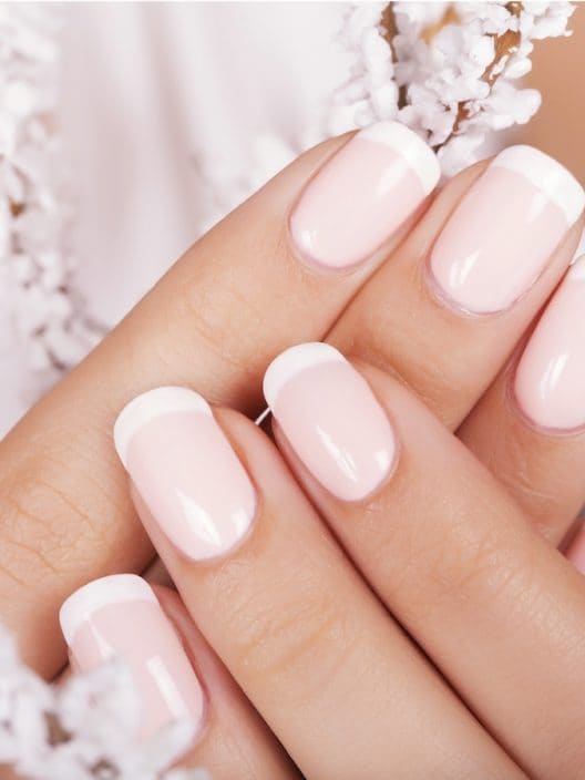 French Manicure: tutto quello che devi sapere su un classico senza tempo