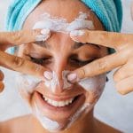 Come abbinare i principi attivi nella skincare (senza fare danni)