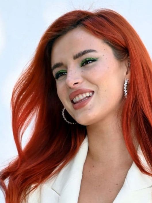 Il make up green di Bella Thorne ci avverte: la primavera sta arrivando (e con lei i toni pastello!)