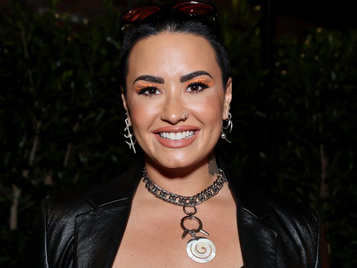 beauty look demi lovato