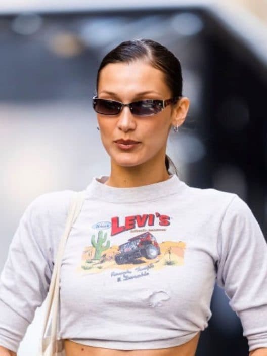 Pixie mullet, il taglio sfoggiato da Bella Hadid tra punk e chic