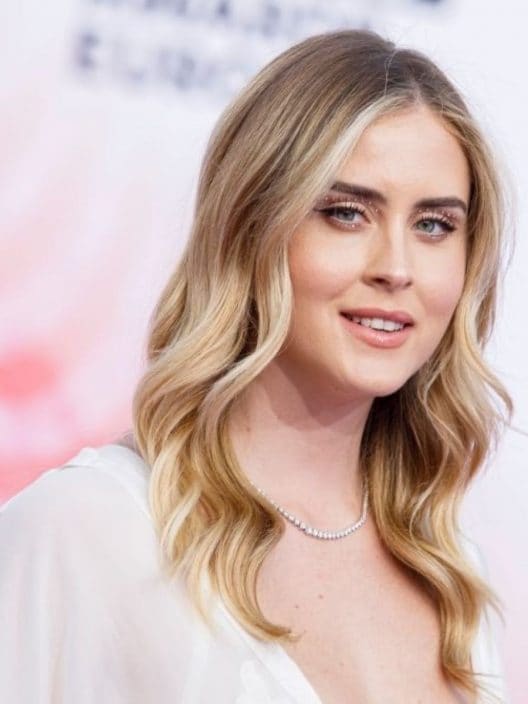 Valentina Ferragni, che icona! Il make up scintillante ci ricorda gli anni del Charleston