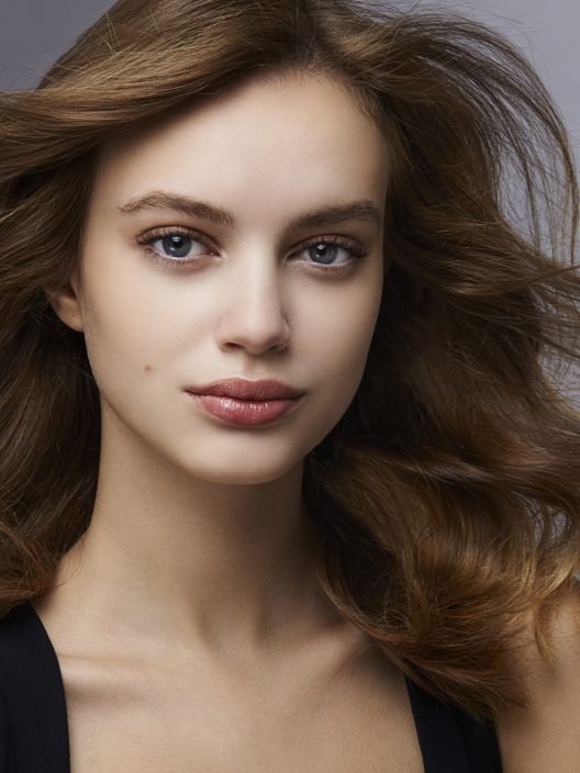 Balayage per i capelli castani: le ispirazioni beauty da mostrare al tuo parrucchiere