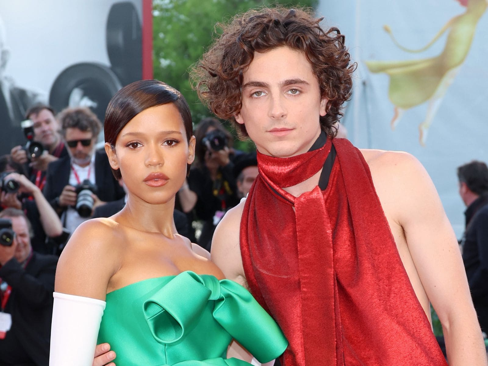 Sì, il red carpet di Timothée Chalamet e Taylor Russell è pura bellezza