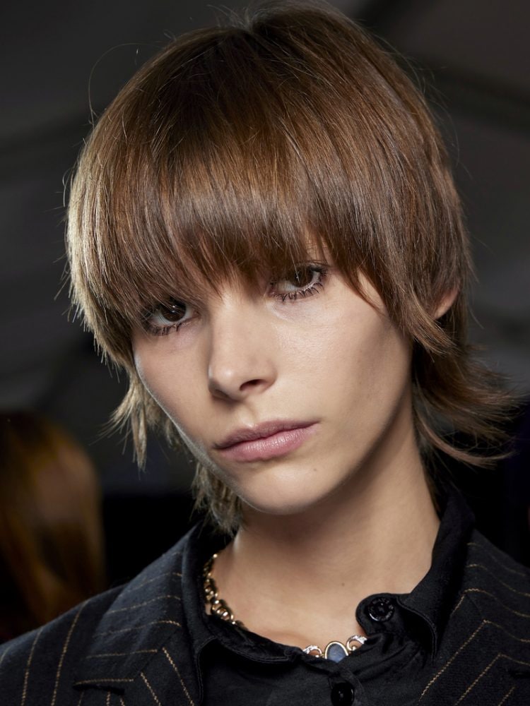 tendenze-capelli-con-frangia-2023-Givenchy