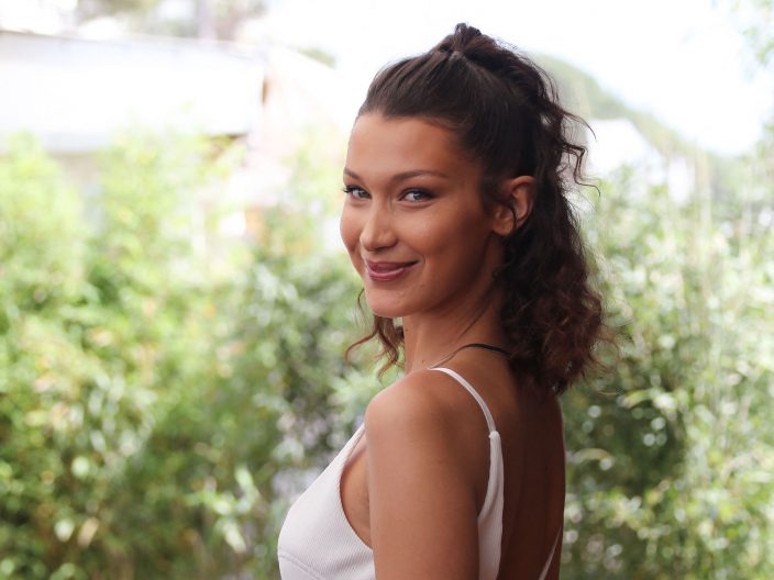 acconciature-estate-capelli-mare-bella-hadid