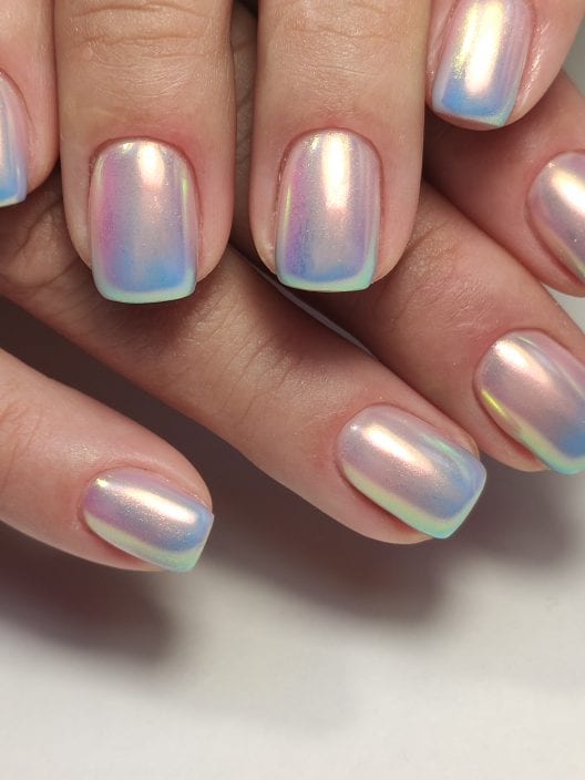 Le Uruuru Nails sono le unghie che si ispirano all’aurora boreale e alle bolle di sapone