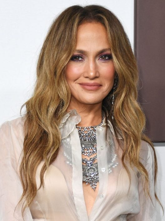 Autunnale, caldo, sensuale: il beauty look di JLo alla New York Fashion Week è da copiare