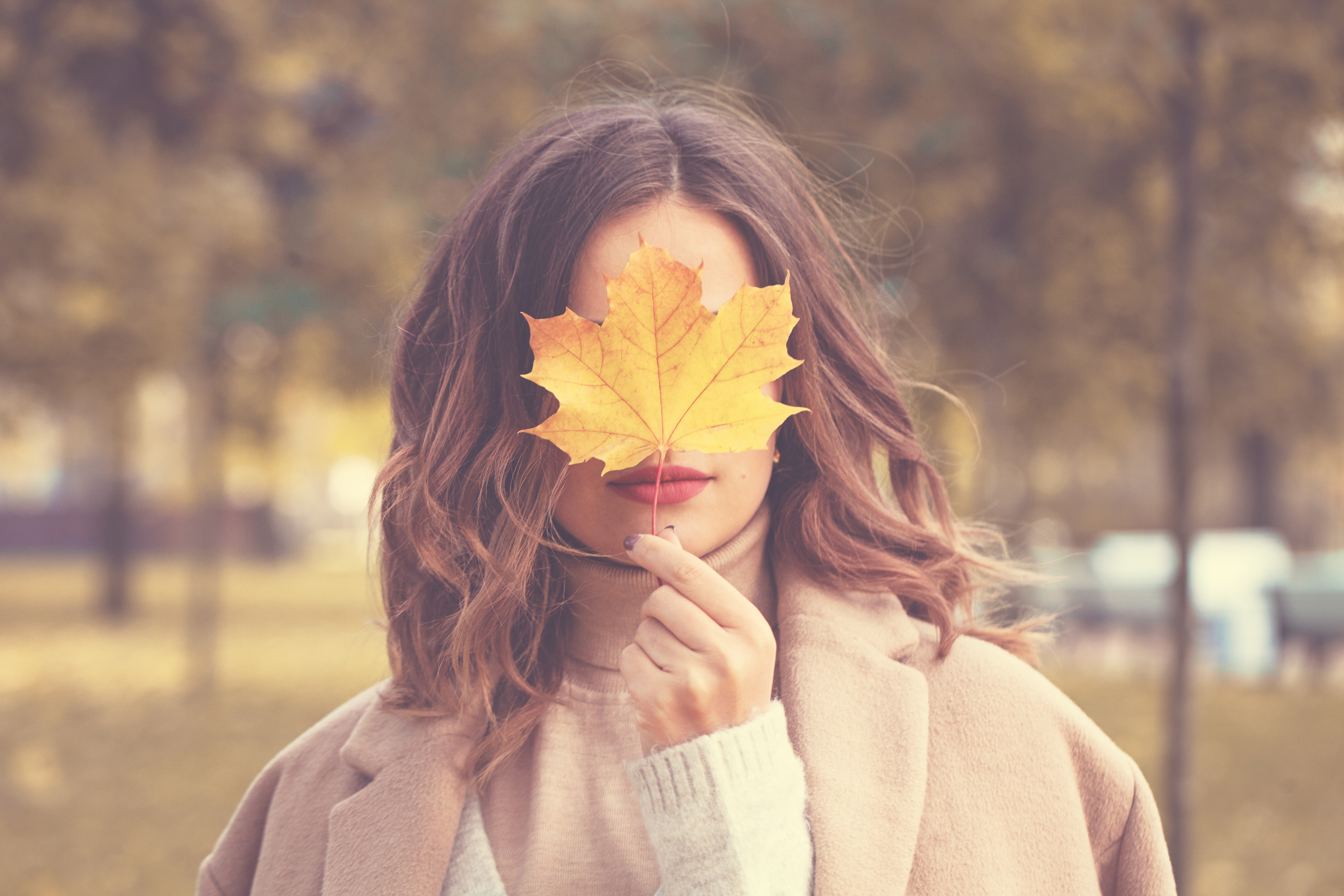 Beauty routine autunnale, pronte? Via: da dove partire e cosa fare, passo per passo