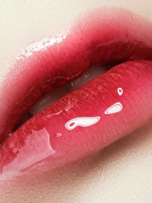 Latex Lips: il trend delle labbra effetto vinile che spopola sui social