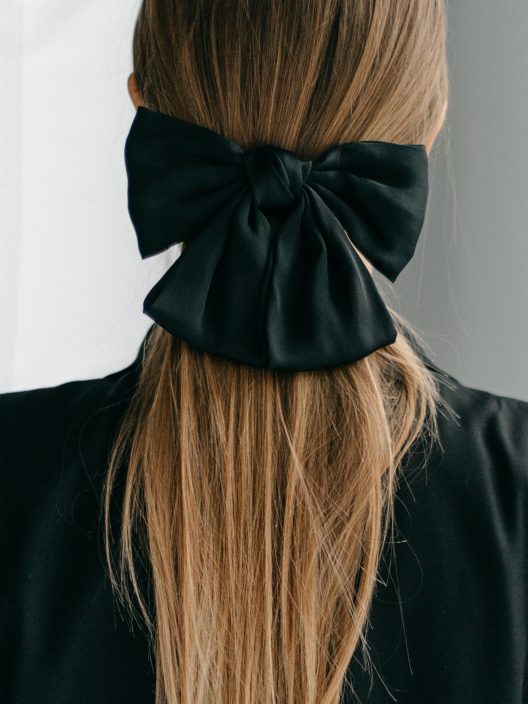 Bow hair: le acconciature con i fiocchi sono il nuovo trend del momento