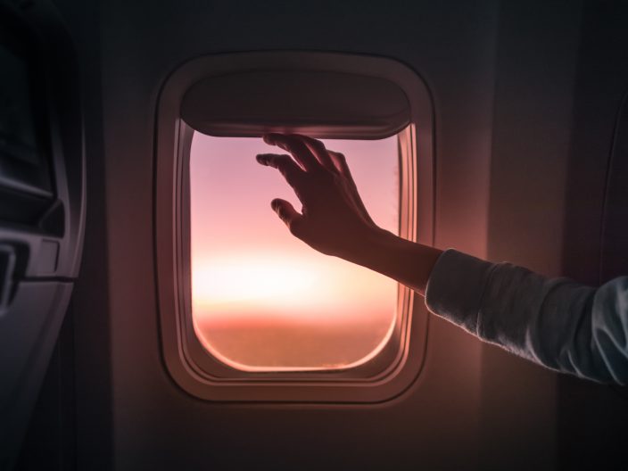 Skincare in aereo: tutti i consigli per una routine in volo