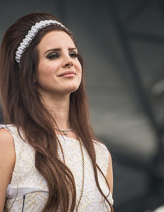 Lana Del Rey su TikTok: l’ascesa del trend “Lana Core”