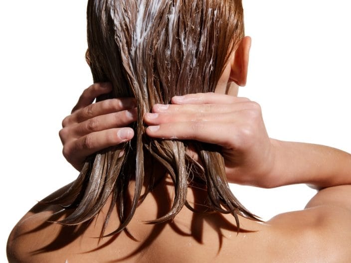 Gli impacchi homemade per capelli perfetti post-mare