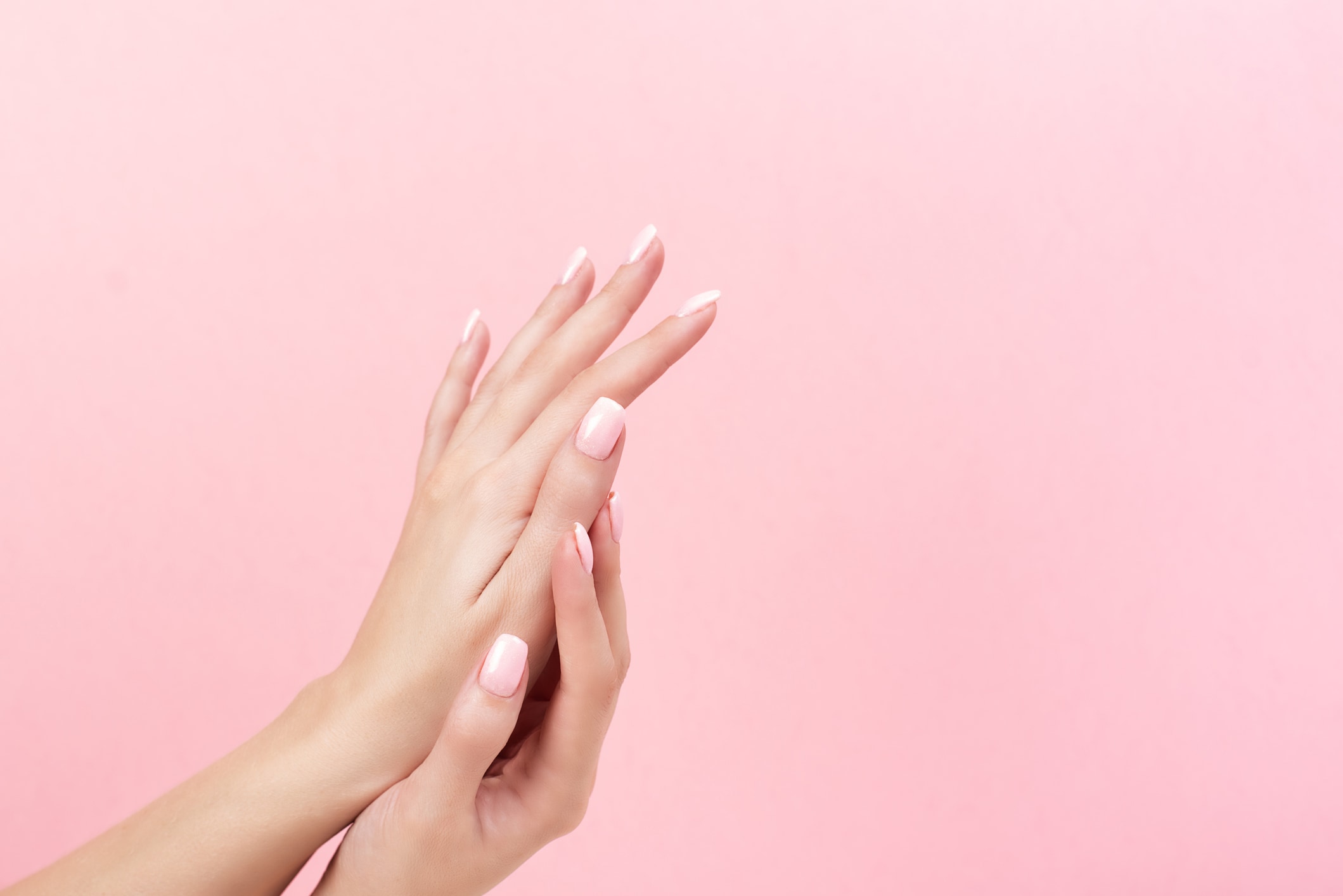 Fombré Nails: la tendenza della French in chiave sfumata