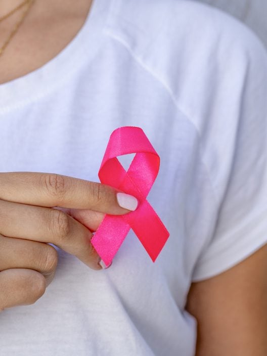 Ottobre Rosa: le iniziative beauty per la prevenzione del tumore al seno 2024